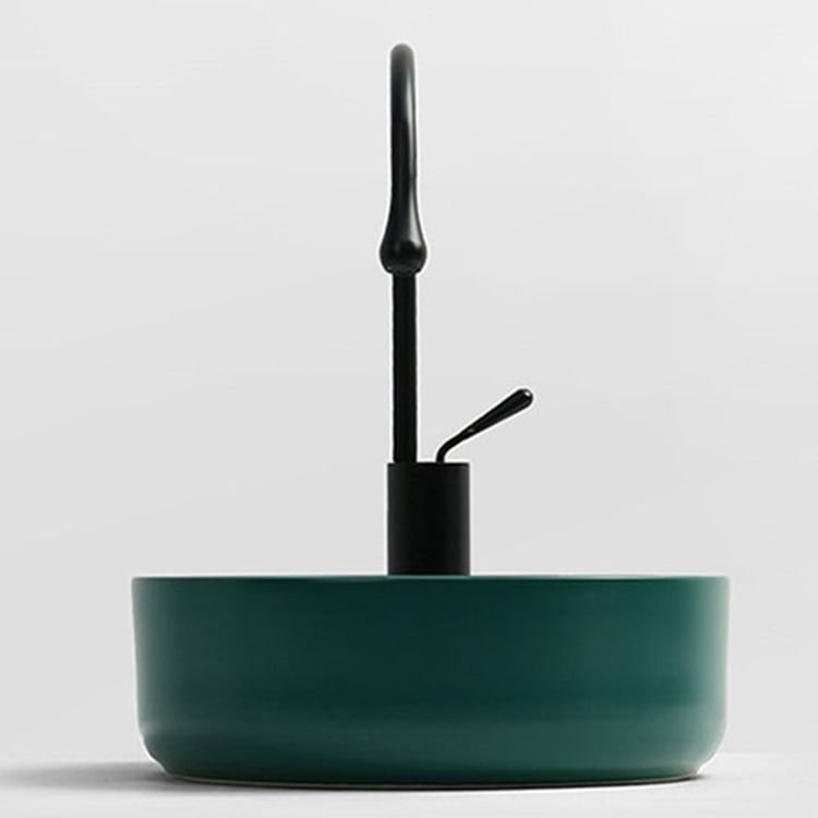 Bathroom Sink Oval Ceramic Basin Bathroom Sink with Drain Assembly Clearhalo 'Bathroom Remodel & Bathroom Fixtures' 'Bathroom Sinks & Faucet Components' 'Bathroom Sinks' 'bathroom_sink' 'Home Improvement' 'home_improvement' 'home_improvement_bathroom_sink' 1200x1200_8ad4b23f-20f8-4b93-8262-ed9c4c766d5b