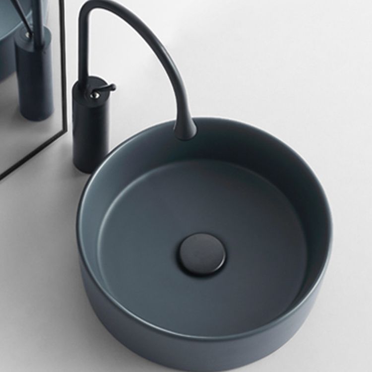 Bathroom Sink Oval Ceramic Basin Bathroom Sink with Drain Assembly Clearhalo 'Bathroom Remodel & Bathroom Fixtures' 'Bathroom Sinks & Faucet Components' 'Bathroom Sinks' 'bathroom_sink' 'Home Improvement' 'home_improvement' 'home_improvement_bathroom_sink' 1200x1200_8baac327-442a-40d3-bfc3-fbc07b65c978