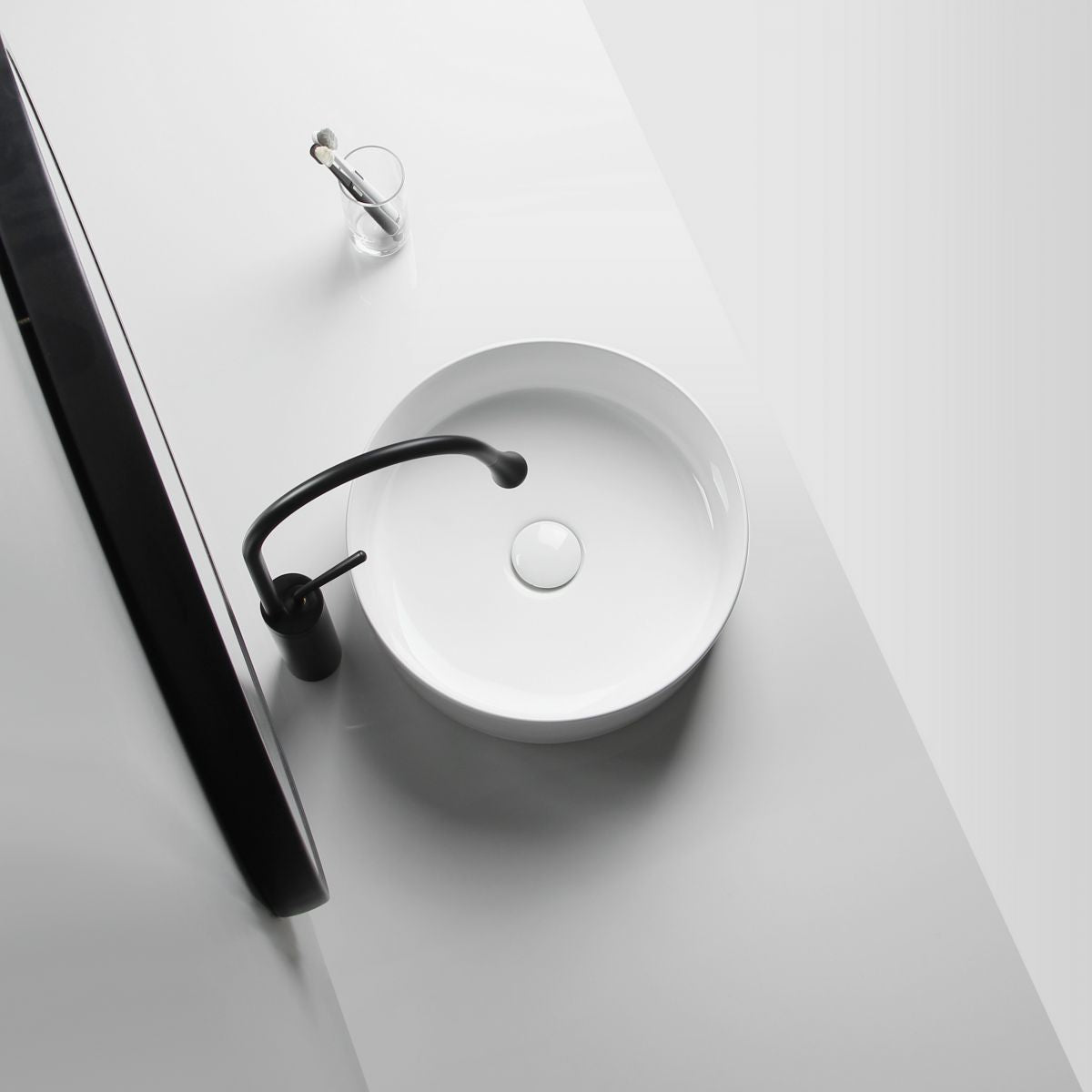 Modern Vessel Sink Round Porcelain Drain Assembly and Faucet Vessel Lavatory Sink Clearhalo 'Bathroom Remodel & Bathroom Fixtures' 'Bathroom Sinks & Faucet Components' 'Bathroom Sinks' 'bathroom_sink' 'Home Improvement' 'home_improvement' 'home_improvement_bathroom_sink' 1200x1200_8dd4927a-810a-4b8c-8157-512b4b7d86ee