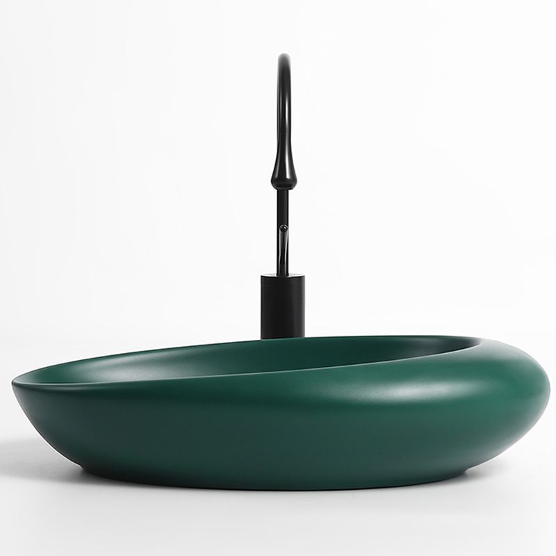 Modern Vessel Bathroom Sink Porcelain Oval with Pop-Up Drain and Faucet Wash Stand Clearhalo 'Bathroom Remodel & Bathroom Fixtures' 'Bathroom Sinks & Faucet Components' 'Bathroom Sinks' 'bathroom_sink' 'Home Improvement' 'home_improvement' 'home_improvement_bathroom_sink' 1200x1200_90a6d63b-4681-4f9a-85c6-c549f4769d26