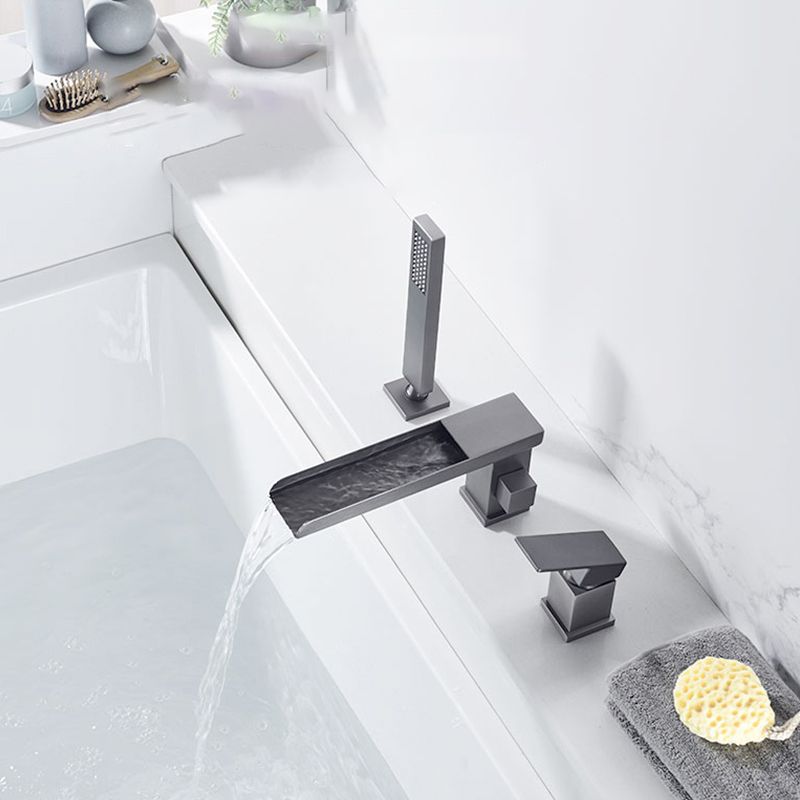 Modern Deck Mounted Copper Roman Tub Faucet Low Arc Tub Faucet Set Clearhalo 'Bathroom Remodel & Bathroom Fixtures' 'Bathtub Faucets' 'bathtub_faucets' 'Home Improvement' 'home_improvement' 'home_improvement_bathtub_faucets' 1200x1200_912ec905-cdd0-457a-a6d6-e6efa4d75e41