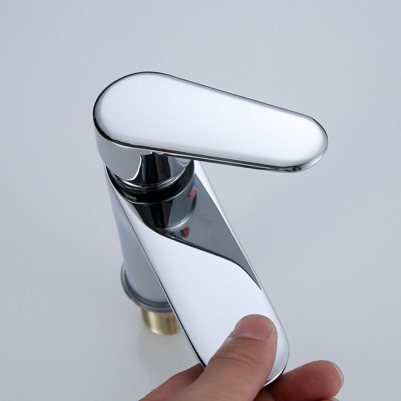 Modern Sink Faucet Solid Color Brass Basin Lavatory Faucet for Bathroom Clearhalo 'Bathroom Remodel & Bathroom Fixtures' 'Bathroom Sink Faucets' 'Bathroom Sinks & Faucet Components' 'bathroom_sink_faucets' 'Home Improvement' 'home_improvement' 'home_improvement_bathroom_sink_faucets' 1200x1200_9510b3d1-9352-40fa-b418-7b64e9306a4a