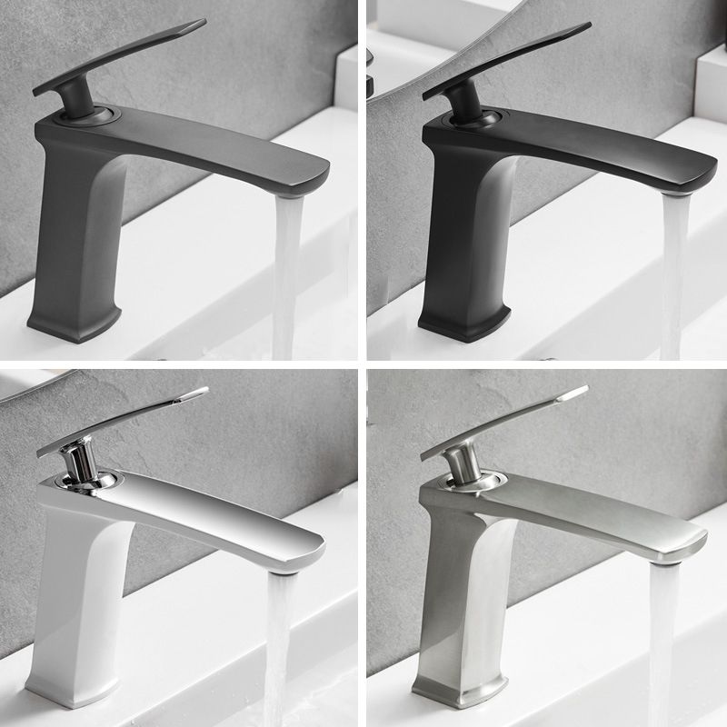 Full Brass 1 Handle Vessel Sink Bathroom Faucet Hot and Cold Water Faucet with Drain Clearhalo 'Bathroom Remodel & Bathroom Fixtures' 'Bathroom Sink Faucets' 'Bathroom Sinks & Faucet Components' 'bathroom_sink_faucets' 'Home Improvement' 'home_improvement' 'home_improvement_bathroom_sink_faucets' 1200x1200_98222858-facc-4c1c-8173-97dbb6434b6c