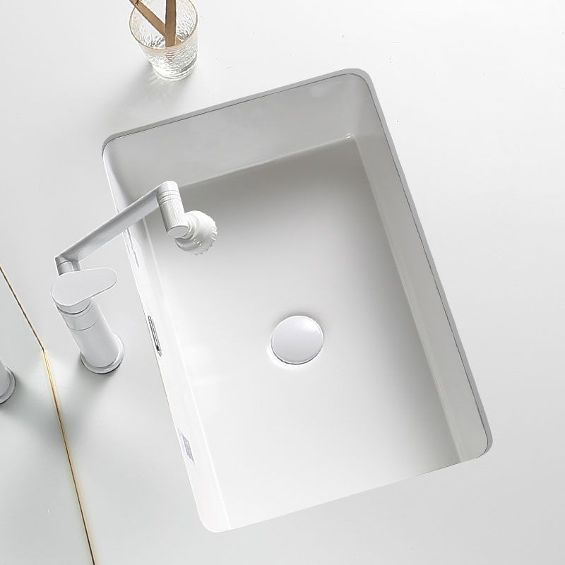 Modern Undermount Bathroom Sink Porcelain with Pop-Up Drain Basin Sink Clearhalo 'Bathroom Remodel & Bathroom Fixtures' 'Bathroom Sinks & Faucet Components' 'Bathroom Sinks' 'bathroom_sink' 'Home Improvement' 'home_improvement' 'home_improvement_bathroom_sink' 1200x1200_9c8c8b81-1a26-411d-a22e-235aedf016a9