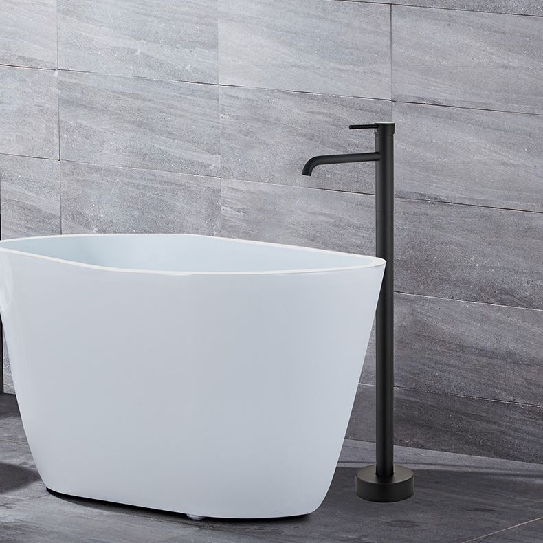 Floor Mounted Metal Freestanding Tub Filler Swivel Low Arc Freestanding Faucet Clearhalo 'Bathroom Remodel & Bathroom Fixtures' 'Bathtub Faucets' 'bathtub_faucets' 'Home Improvement' 'home_improvement' 'home_improvement_bathtub_faucets' 1200x1200_9d036470-3105-4e7b-9069-5be792c53bf2