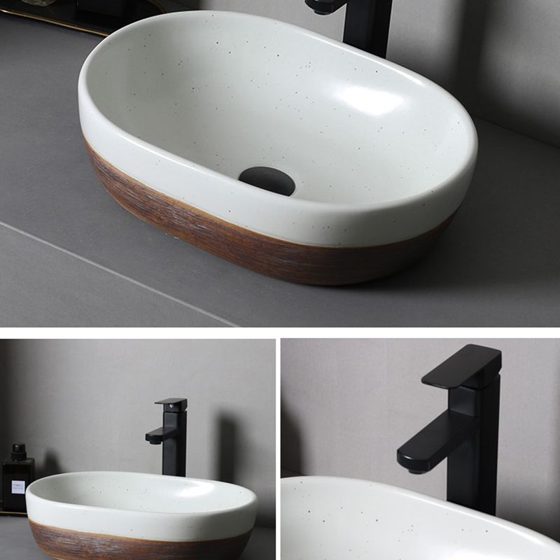 Traditional Bathroom Sink Porcelain Round Vessel with Pop-Up Drain Clearhalo 'Bathroom Remodel & Bathroom Fixtures' 'Bathroom Sinks & Faucet Components' 'Bathroom Sinks' 'bathroom_sink' 'Home Improvement' 'home_improvement' 'home_improvement_bathroom_sink' 1200x1200_9f437040-3377-4932-88d5-07e350265f45