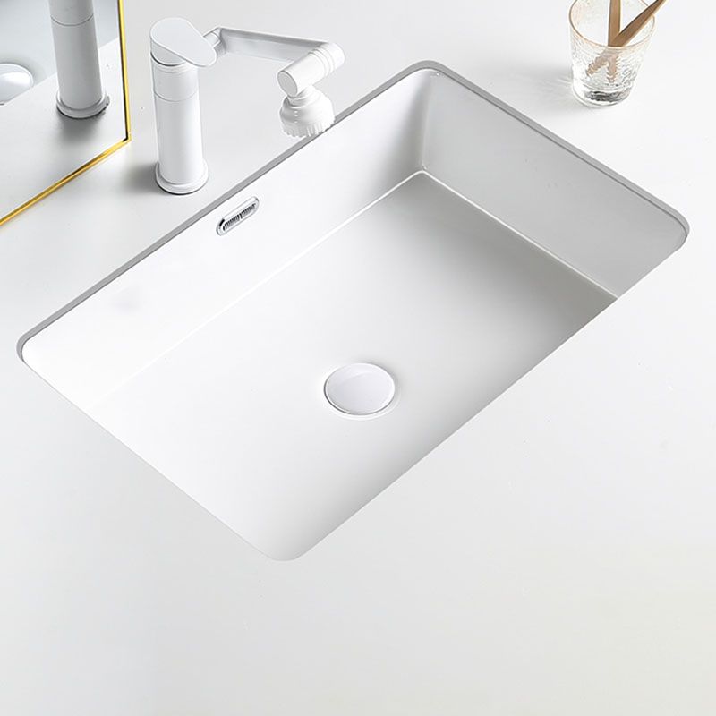 Modern Undermount Bathroom Sink Porcelain with Pop-Up Drain Basin Sink Clearhalo 'Bathroom Remodel & Bathroom Fixtures' 'Bathroom Sinks & Faucet Components' 'Bathroom Sinks' 'bathroom_sink' 'Home Improvement' 'home_improvement' 'home_improvement_bathroom_sink' 1200x1200_a0956040-8afa-4602-a16d-b11f74aba7f6