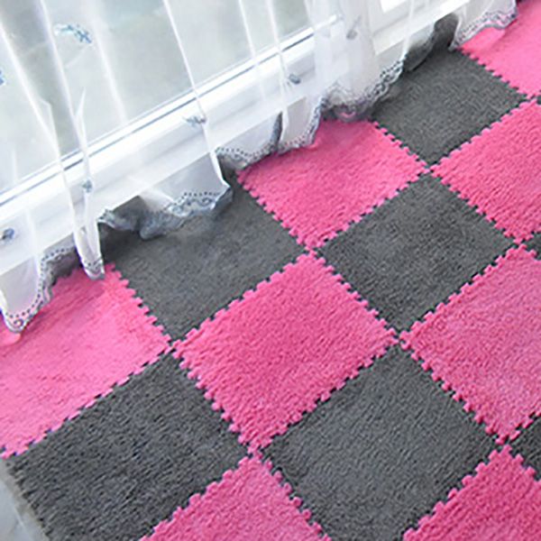 Modern Carpet Tiles Interlocking Square Color Block Stain Resistant Carpet Tiles Clearhalo 'Carpet Tiles & Carpet Squares' 'carpet_tiles_carpet_squares' 'Flooring 'Home Improvement' 'home_improvement' 'home_improvement_carpet_tiles_carpet_squares' Walls and Ceiling' 1200x1200_a5cd994d-6e8c-4a8a-9059-ccb10ca8fe51