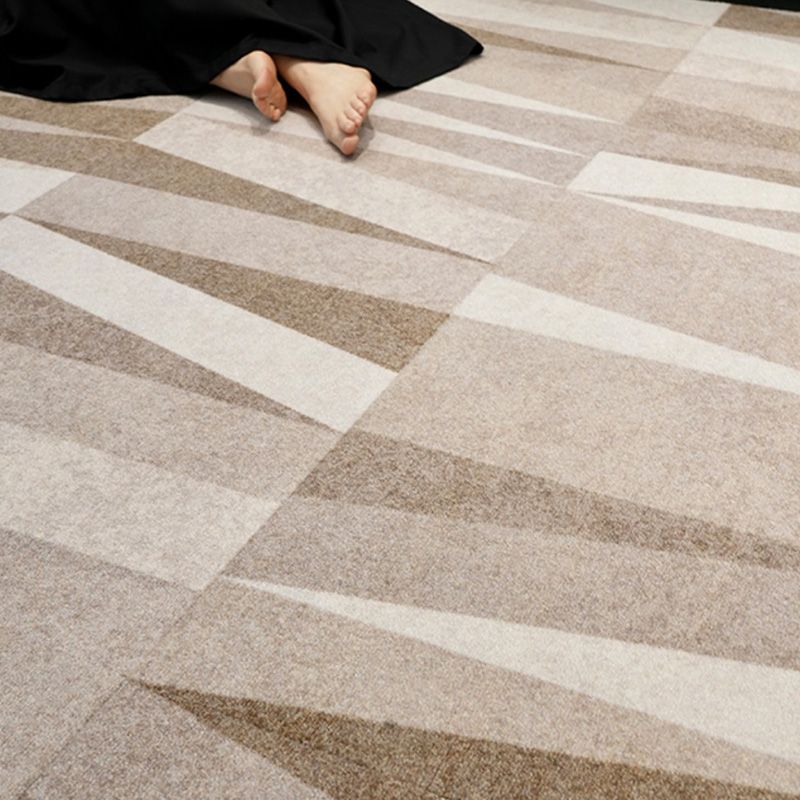 Modern Carpet Tiles Geometric Print Square Stain Resistant Carpet Tiles Clearhalo 'Carpet Tiles & Carpet Squares' 'carpet_tiles_carpet_squares' 'Flooring 'Home Improvement' 'home_improvement' 'home_improvement_carpet_tiles_carpet_squares' Walls and Ceiling' 1200x1200_af3ea13e-b1a1-496d-8888-6c5db1660cf8