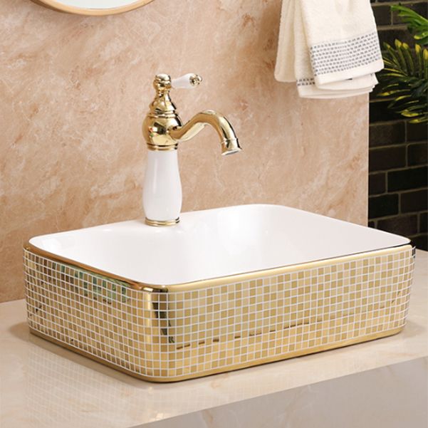 Traditional Bathroom Sink Porcelain Round Vessel Lavatory Sink with Pop-Up Drain Clearhalo 'Bathroom Remodel & Bathroom Fixtures' 'Bathroom Sinks & Faucet Components' 'Bathroom Sinks' 'bathroom_sink' 'Home Improvement' 'home_improvement' 'home_improvement_bathroom_sink' 1200x1200_af5e3a72-42ca-463f-abf8-7391f3ea23bf