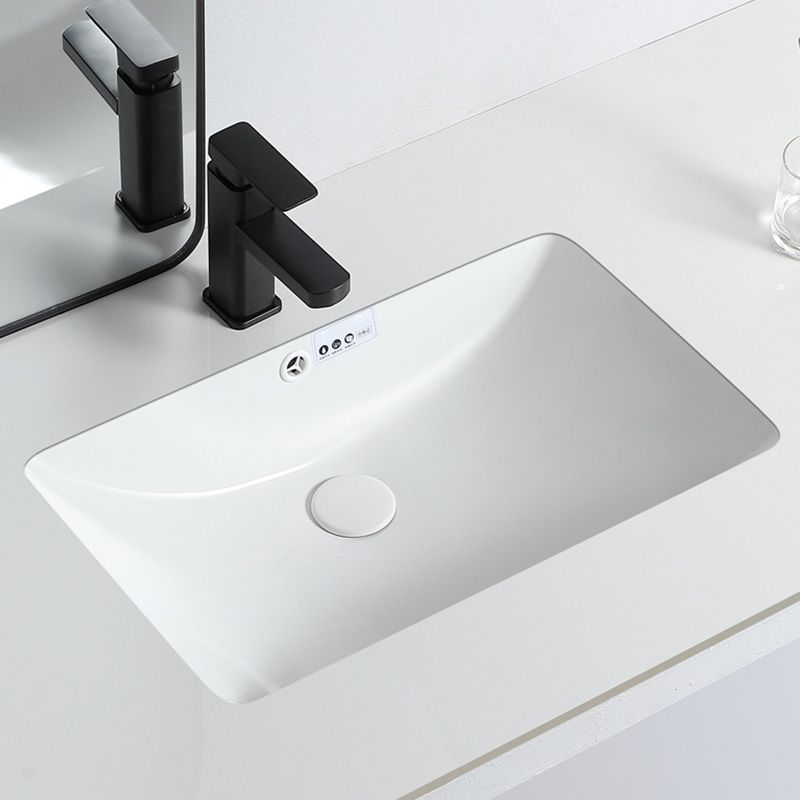 Traditional Undermount Bathroom Sink Porcelain with Overflow and Drain Assembly Basin Sink Clearhalo 'Bathroom Remodel & Bathroom Fixtures' 'Bathroom Sinks & Faucet Components' 'Bathroom Sinks' 'bathroom_sink' 'Home Improvement' 'home_improvement' 'home_improvement_bathroom_sink' 1200x1200_aff8d446-00ed-4e6f-97dc-6b22c63dea3e