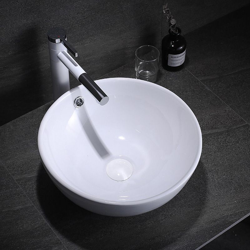 Modern Bathroom Sink with Pop-Up Drain Porcelain Round Vessel Lavatory Sink Clearhalo 'Bathroom Remodel & Bathroom Fixtures' 'Bathroom Sinks & Faucet Components' 'Bathroom Sinks' 'bathroom_sink' 'Home Improvement' 'home_improvement' 'home_improvement_bathroom_sink' 1200x1200_b802619f-45a8-430c-973e-7b0e474f9f00