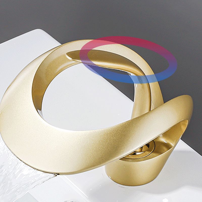 Luxury Single Handle Sink Faucet Brass Bathroom Novel Shape Faucet Clearhalo 'Bathroom Remodel & Bathroom Fixtures' 'Bathroom Sink Faucets' 'Bathroom Sinks & Faucet Components' 'bathroom_sink_faucets' 'Home Improvement' 'home_improvement' 'home_improvement_bathroom_sink_faucets' 1200x1200_b824ea36-f57e-4890-a5b2-fa56e2be22ac