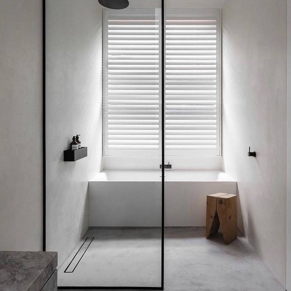 Tempered Glass Fixed Shower Screen with Extremely Narrow Stainless Steel Frame Clearhalo 'Bathroom Remodel & Bathroom Fixtures' 'Home Improvement' 'home_improvement' 'home_improvement_shower_tub_doors' 'Shower and Tub Doors' 'shower_tub_doors' 'Showers & Bathtubs' 1200x1200_bf20aca5-b52b-4694-8830-34b8e7294e41