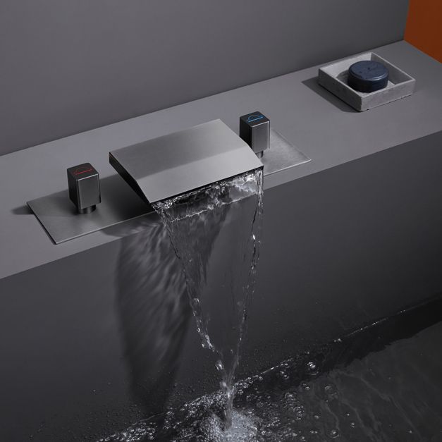 Deck Mounted Copper Roman Tub Faucet Waterfall Low Arc Roman Tub Faucet Set Clearhalo 'Bathroom Remodel & Bathroom Fixtures' 'Bathtub Faucets' 'bathtub_faucets' 'Home Improvement' 'home_improvement' 'home_improvement_bathtub_faucets' 1200x1200_c5161d06-44c8-4f1f-ae28-a073bdf6565f