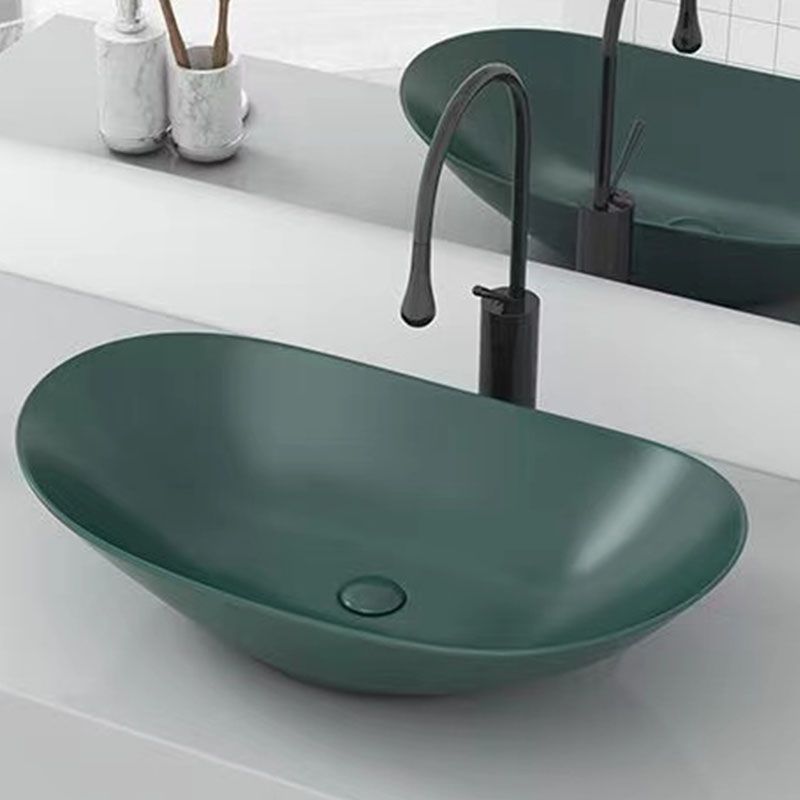 Modern Vessel Bathroom Sink Oval-shape Porcelain Vessel Lavatory Sink Clearhalo 'Bathroom Remodel & Bathroom Fixtures' 'Bathroom Sinks & Faucet Components' 'Bathroom Sinks' 'bathroom_sink' 'Home Improvement' 'home_improvement' 'home_improvement_bathroom_sink' 1200x1200_c6902551-83c9-40ff-be4a-78ff43787361