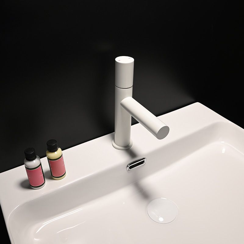 Contemporary Centerset Faucet Lever Handles Single Hole Brass Circular Faucet Clearhalo 'Bathroom Remodel & Bathroom Fixtures' 'Bathroom Sink Faucets' 'Bathroom Sinks & Faucet Components' 'bathroom_sink_faucets' 'Home Improvement' 'home_improvement' 'home_improvement_bathroom_sink_faucets' 1200x1200_c7566653-e094-4971-bb1a-531610f5d35b