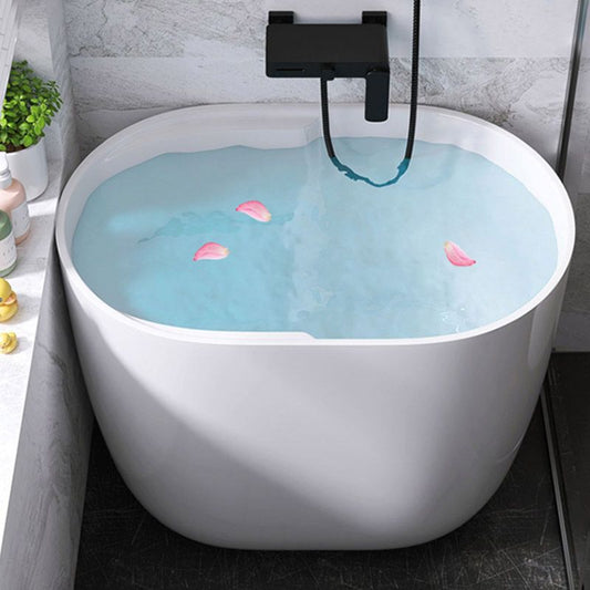 Modern Style Freestanding Bath Tub Oval Acrylic Soaking Bathtub in White Clearhalo 'Bathroom Remodel & Bathroom Fixtures' 'Bathtubs' 'Home Improvement' 'home_improvement' 'home_improvement_bathtubs' 'Showers & Bathtubs' 1200x1200_c8336d7a-d5bf-4723-8a94-7ffba4bfec8c
