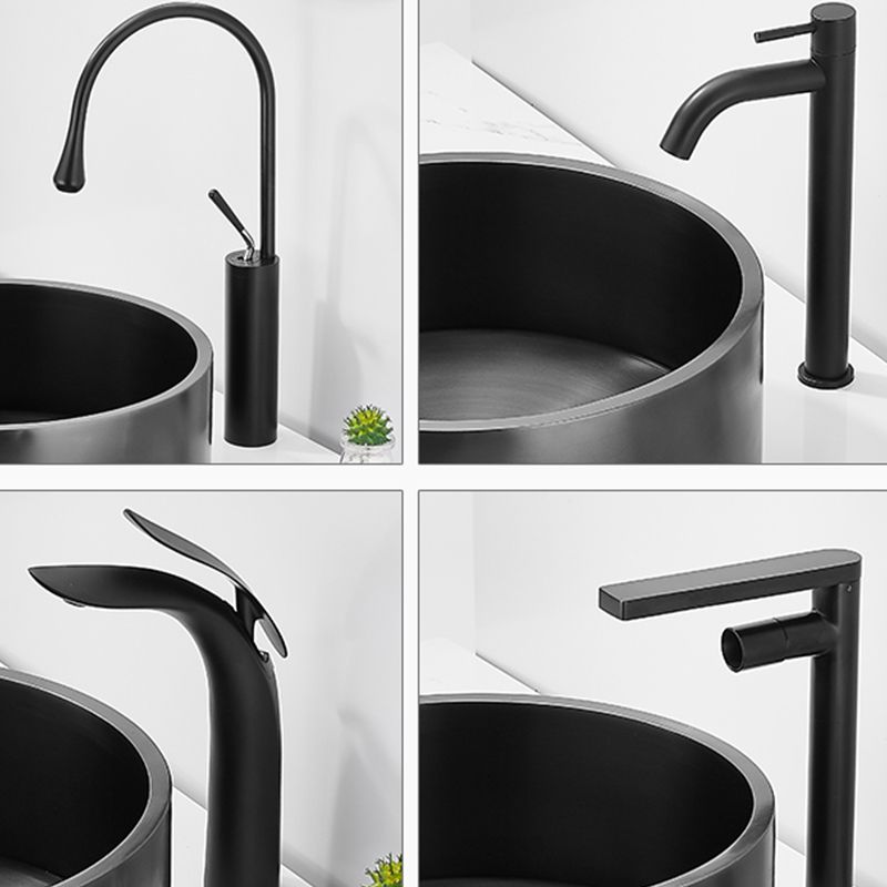 Modern Bathroom Sink Metal Round Vessel Bathroom Sink with Pop-Up Drain Clearhalo 'Bathroom Remodel & Bathroom Fixtures' 'Bathroom Sinks & Faucet Components' 'Bathroom Sinks' 'bathroom_sink' 'Home Improvement' 'home_improvement' 'home_improvement_bathroom_sink' 1200x1200_cabe01f4-c508-47e4-a76e-720a732ebc48