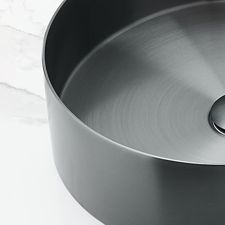 Modern Basin Sink Metal Round with Pop-Up Drain and Faucet Vessel Bathroom Sink Clearhalo 'Bathroom Remodel & Bathroom Fixtures' 'Bathroom Sinks & Faucet Components' 'Bathroom Sinks' 'bathroom_sink' 'Home Improvement' 'home_improvement' 'home_improvement_bathroom_sink' 1200x1200_d0d5d0f5-6747-46df-94c5-3b6753860d47