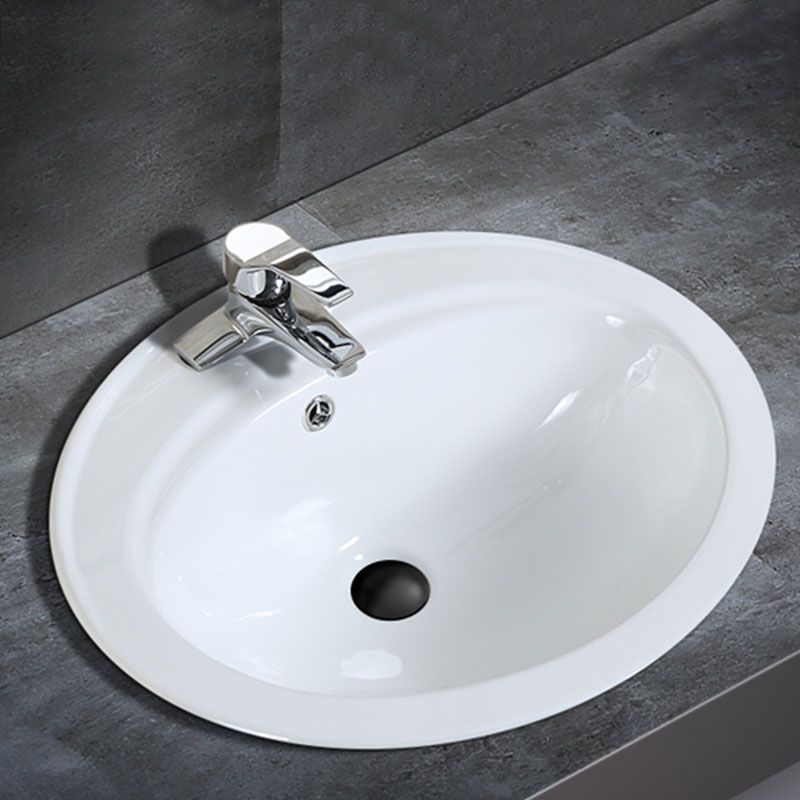 Classical Basin Sink Solid Color Porcelain Bathroom Sink in White Clearhalo 'Bathroom Remodel & Bathroom Fixtures' 'Bathroom Sinks & Faucet Components' 'Bathroom Sinks' 'bathroom_sink' 'Home Improvement' 'home_improvement' 'home_improvement_bathroom_sink' 1200x1200_d0f93b25-1d9a-448c-ad11-74327e371717