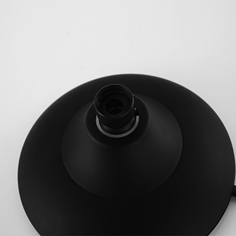 Round Fixed Shower Head Matte Black 5-Spray Patterns Wall-Mount Shower Head Clearhalo 'Bathroom Remodel & Bathroom Fixtures' 'Home Improvement' 'home_improvement' 'home_improvement_shower_heads' 'Shower Heads' 'shower_heads' 'Showers & Bathtubs Plumbing' 'Showers & Bathtubs' 1200x1200_d113cac4-fac9-4aa3-887d-bab83d4b0af1