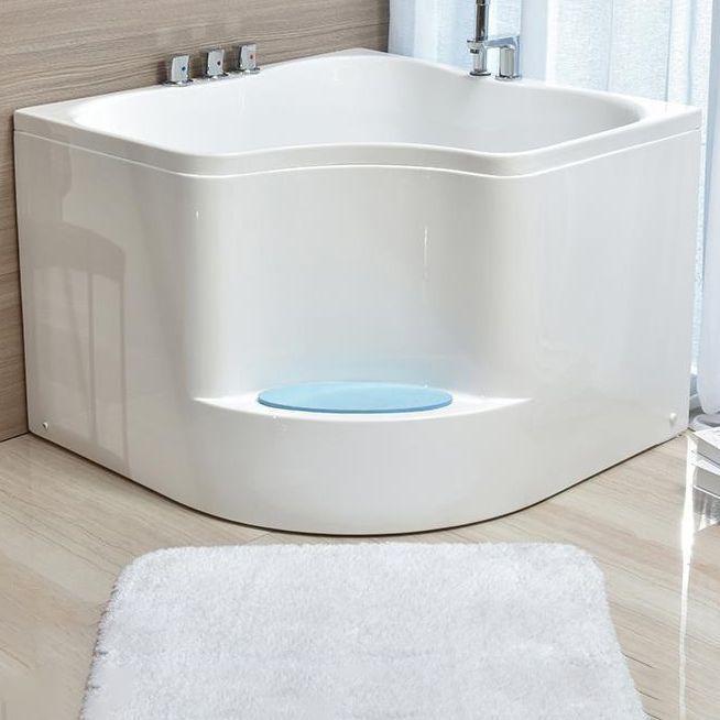 Modern Home Acrylic Bathtub White Corner Bath Tub with Seat Included Clearhalo 'Bathroom Remodel & Bathroom Fixtures' 'Bathtubs' 'Home Improvement' 'home_improvement' 'home_improvement_bathtubs' 'Showers & Bathtubs' 1200x1200_d39fd42b-11c6-4231-8209-148176d92300