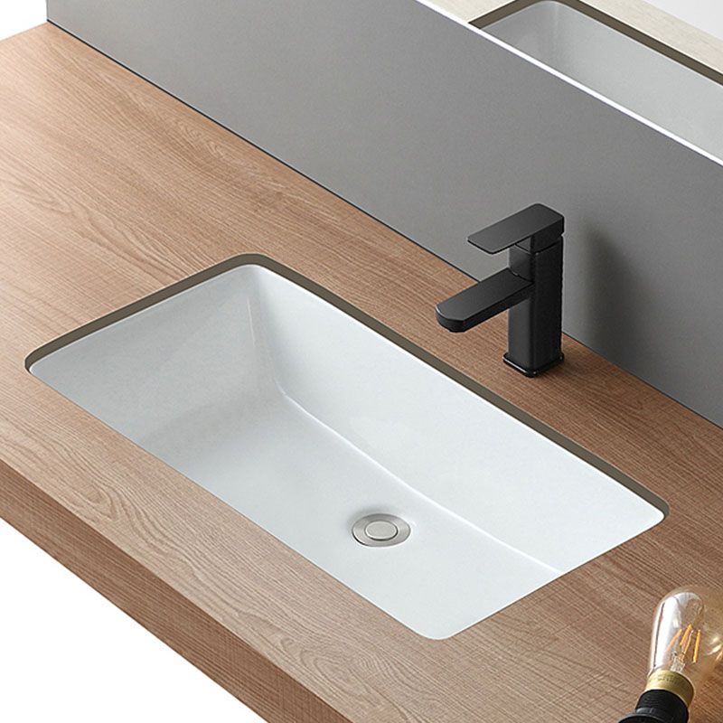 Traditional Undermount Bathroom Sink Porcelain with Overflow Basin Sink Clearhalo 'Bathroom Remodel & Bathroom Fixtures' 'Bathroom Sinks & Faucet Components' 'Bathroom Sinks' 'bathroom_sink' 'Home Improvement' 'home_improvement' 'home_improvement_bathroom_sink' 1200x1200_d423d91f-ec1b-4c8e-a279-437548664e01