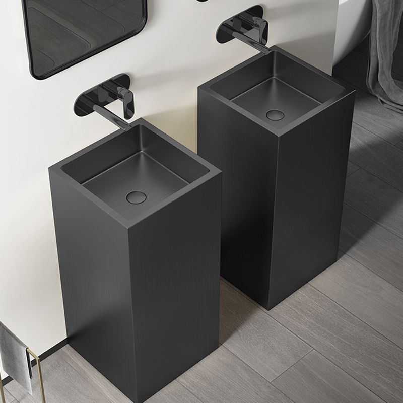 Contemporary Round Wash Stand Stainless Steel Metal Undermount Bathroom Sink Clearhalo 'Bathroom Remodel & Bathroom Fixtures' 'Bathroom Sinks & Faucet Components' 'Bathroom Sinks' 'bathroom_sink' 'Home Improvement' 'home_improvement' 'home_improvement_bathroom_sink' 1200x1200_d6050445-f150-47bd-8d1b-de023fabcaed