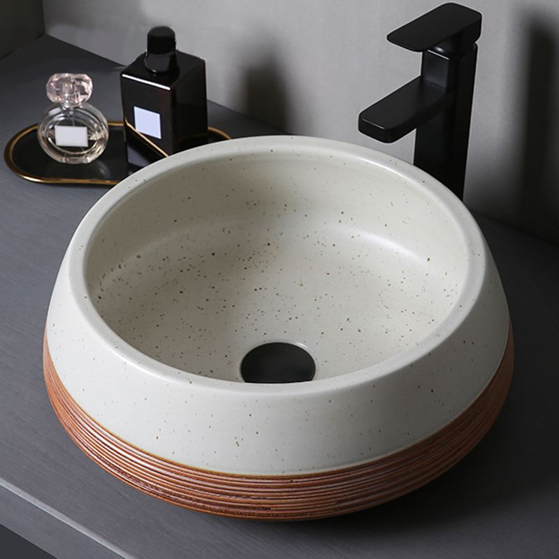 Traditional Bathroom Sink Porcelain Round Vessel with Pop-Up Drain Clearhalo 'Bathroom Remodel & Bathroom Fixtures' 'Bathroom Sinks & Faucet Components' 'Bathroom Sinks' 'bathroom_sink' 'Home Improvement' 'home_improvement' 'home_improvement_bathroom_sink' 1200x1200_d84fd531-bb9b-40ed-afb5-898e56751561