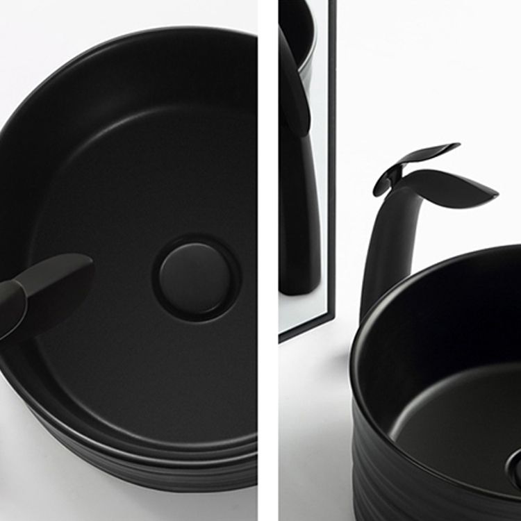 Modern Vessel Bathroom Sink Circular Porcelain with Pop-Up Drain Vessel Sink Clearhalo 'Bathroom Remodel & Bathroom Fixtures' 'Bathroom Sinks & Faucet Components' 'Bathroom Sinks' 'bathroom_sink' 'Home Improvement' 'home_improvement' 'home_improvement_bathroom_sink' 1200x1200_dc8c3b0b-d46d-4ed6-82c8-fd7201479679