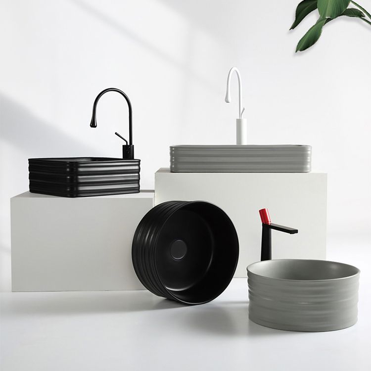 Modern Vessel Bathroom Sink Circular Porcelain with Pop-Up Drain Vessel Sink Clearhalo 'Bathroom Remodel & Bathroom Fixtures' 'Bathroom Sinks & Faucet Components' 'Bathroom Sinks' 'bathroom_sink' 'Home Improvement' 'home_improvement' 'home_improvement_bathroom_sink' 1200x1200_ddb62ff2-35b8-49b8-a8e9-3427017a030a