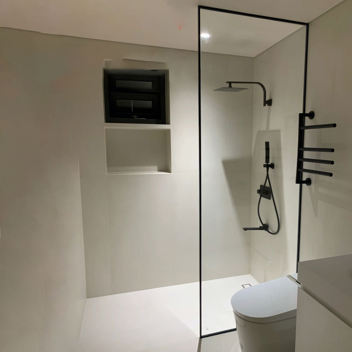 Tempered Glass Fixed Shower Screen with Extremely Narrow Stainless Steel Frame Clearhalo 'Bathroom Remodel & Bathroom Fixtures' 'Home Improvement' 'home_improvement' 'home_improvement_shower_tub_doors' 'Shower and Tub Doors' 'shower_tub_doors' 'Showers & Bathtubs' 1200x1200_eb5a96b7-ea3b-4119-a190-8e5d1f166784