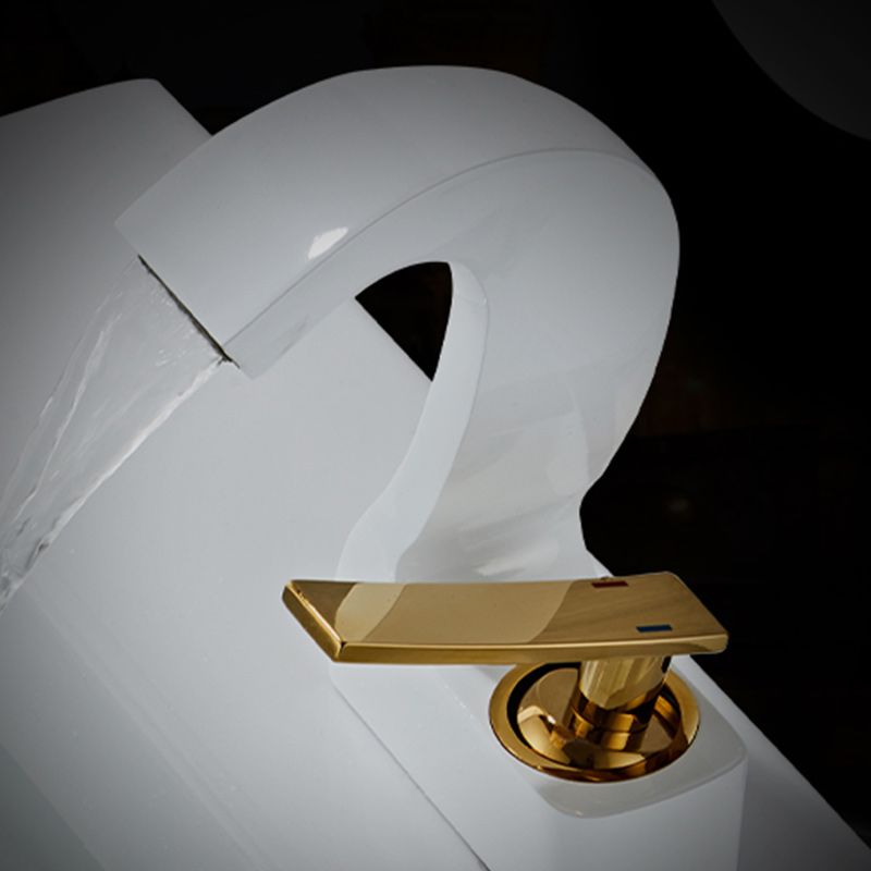 Modern Single Handle Sink Faucet Bathroom Brass Centered Faucet Clearhalo 'Bathroom Remodel & Bathroom Fixtures' 'Bathroom Sink Faucets' 'Bathroom Sinks & Faucet Components' 'bathroom_sink_faucets' 'Home Improvement' 'home_improvement' 'home_improvement_bathroom_sink_faucets' 1200x1200_ebd971f6-26b2-4e53-9897-68c66ce02564