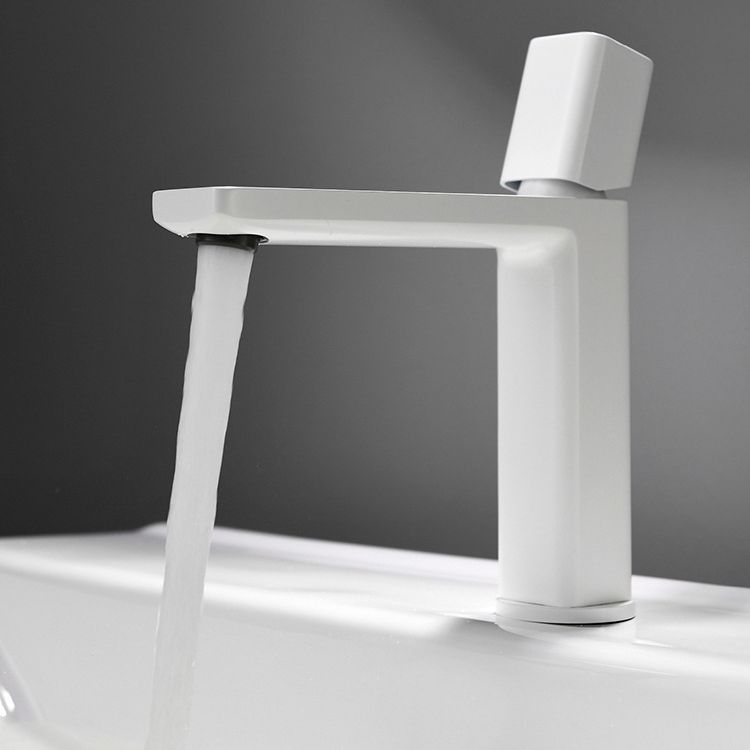 Modern Single Rotary Switch Standard Kitchen Faucet Low Profile Water Faucet Clearhalo 'Home Improvement' 'home_improvement' 'home_improvement_kitchen_faucets' 'Kitchen Faucets' 'Kitchen Remodel & Kitchen Fixtures' 'Kitchen Sinks & Faucet Components' 'kitchen_faucets' 1200x1200_ed225fd5-8ab2-4603-a142-028f0032e288