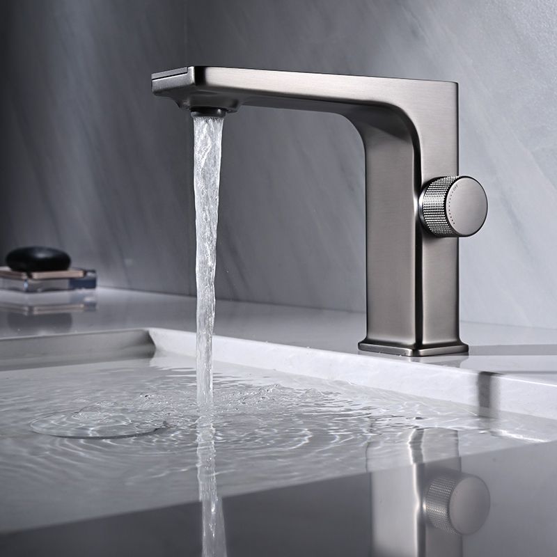 Modern Vessel Sink Faucet Digital Display Knob Handle Low Arc Faucet Clearhalo 'Bathroom Remodel & Bathroom Fixtures' 'Bathroom Sink Faucets' 'Bathroom Sinks & Faucet Components' 'bathroom_sink_faucets' 'Home Improvement' 'home_improvement' 'home_improvement_bathroom_sink_faucets' 1200x1200_ee9640d0-ba1d-45cd-9f3e-d588b115ce13