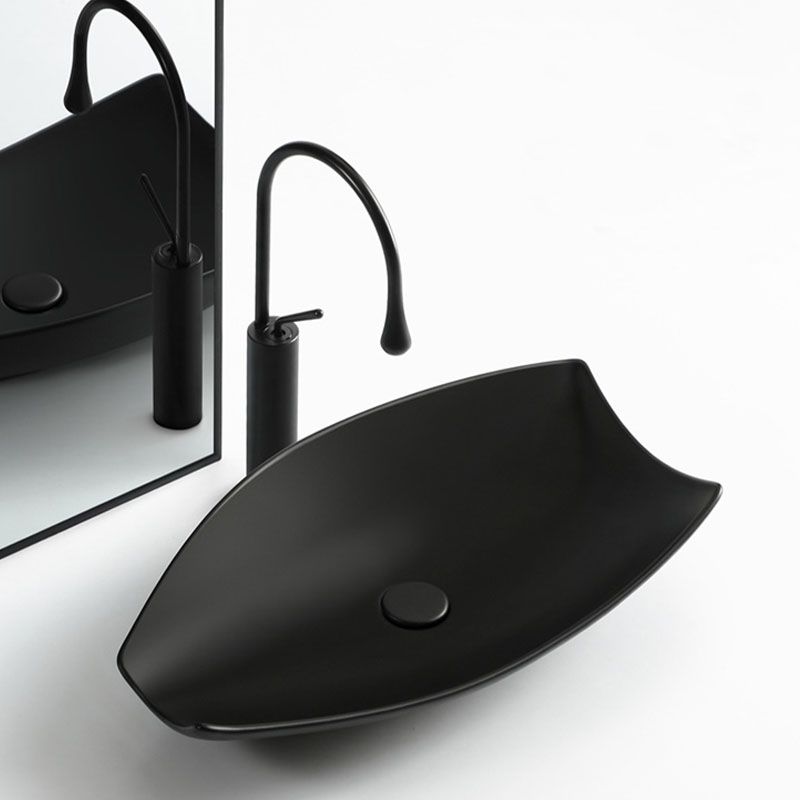 Modern Bathroom Sink Porcelain Specialty Vessel Bathroom Sink with Pop-Up Drain Clearhalo 'Bathroom Remodel & Bathroom Fixtures' 'Bathroom Sinks & Faucet Components' 'Bathroom Sinks' 'bathroom_sink' 'Home Improvement' 'home_improvement' 'home_improvement_bathroom_sink' 1200x1200_eeab22eb-e5ba-40de-b7da-b5a7b2be20f7