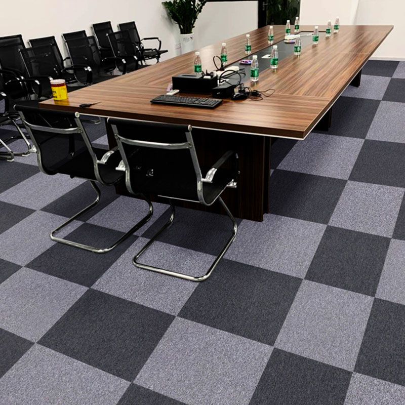 Carpet Tile Fade Resistant Non-Skid Solid Color Loose Lay Carpet Tiles Dining Room Clearhalo 'Carpet Tiles & Carpet Squares' 'carpet_tiles_carpet_squares' 'Flooring 'Home Improvement' 'home_improvement' 'home_improvement_carpet_tiles_carpet_squares' Walls and Ceiling' 1200x1200_ef0c6ce4-6f40-40ef-8e46-56bf13d44590