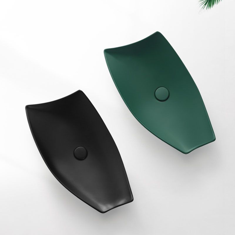 Modern Bathroom Sink Porcelain Specialty Vessel Bathroom Sink with Pop-Up Drain Clearhalo 'Bathroom Remodel & Bathroom Fixtures' 'Bathroom Sinks & Faucet Components' 'Bathroom Sinks' 'bathroom_sink' 'Home Improvement' 'home_improvement' 'home_improvement_bathroom_sink' 1200x1200_f00e92b2-60da-439d-95cb-a7c3a781d6d0