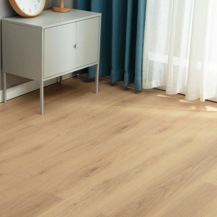 Modern E0 Solid Wood Laminate Flooring in Natural, Click-Lock, Waterproof Clearhalo 'Flooring 'Home Improvement' 'home_improvement' 'home_improvement_laminate_flooring' 'Laminate Flooring' 'laminate_flooring' Walls and Ceiling' 1200x1200_f2528dd3-9b4e-400d-9963-cb35830169e2