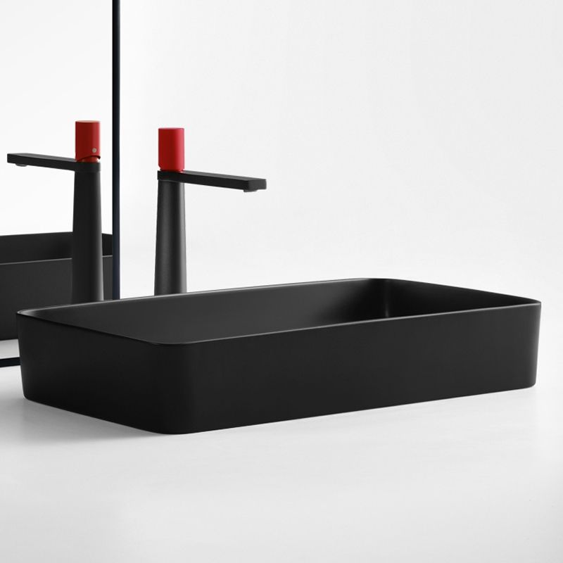 Modern Bathroom Sink Ceramic Oval White Basin Drain Assembly Bathroom Sink Clearhalo 'Bathroom Remodel & Bathroom Fixtures' 'Bathroom Sinks & Faucet Components' 'Bathroom Sinks' 'bathroom_sink' 'Home Improvement' 'home_improvement' 'home_improvement_bathroom_sink' 1200x1200_f60cfd27-6e0f-4558-80fd-31856f0152f3