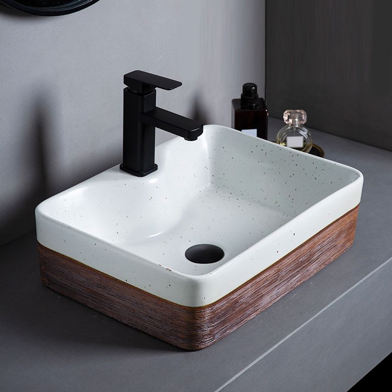 Traditional Bathroom Sink Porcelain Round Vessel with Pop-Up Drain Clearhalo 'Bathroom Remodel & Bathroom Fixtures' 'Bathroom Sinks & Faucet Components' 'Bathroom Sinks' 'bathroom_sink' 'Home Improvement' 'home_improvement' 'home_improvement_bathroom_sink' 1200x1200_f8988ab5-5ab0-4936-87f8-a7c2f575924f