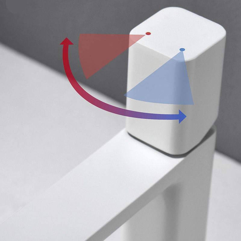 Modern Vessel Faucet Brass Lever Handles Low Arc Bathroom Sink Faucet Clearhalo 'Bathroom Remodel & Bathroom Fixtures' 'Bathroom Sink Faucets' 'Bathroom Sinks & Faucet Components' 'bathroom_sink_faucets' 'Home Improvement' 'home_improvement' 'home_improvement_bathroom_sink_faucets' 1200x1200_f97c2f1f-4bd6-4eea-89f9-10826015fc61