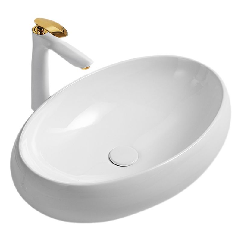 Traditional Vessel Lavatory Sink Oval Porcelain with Pop-Up Drain Basin Sink Clearhalo 'Bathroom Remodel & Bathroom Fixtures' 'Bathroom Sinks & Faucet Components' 'Bathroom Sinks' 'bathroom_sink' 'Home Improvement' 'home_improvement' 'home_improvement_bathroom_sink' 1200x1200_fa08ecec-1d78-4007-bce0-fb86d296980c