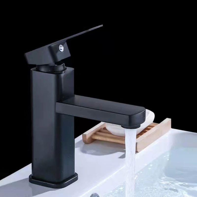 Modern Undermount Bathroom Sink Oval Shape Porcelain with Pop-Up Drain Basin Sink Clearhalo 'Bathroom Remodel & Bathroom Fixtures' 'Bathroom Sinks & Faucet Components' 'Bathroom Sinks' 'bathroom_sink' 'Home Improvement' 'home_improvement' 'home_improvement_bathroom_sink' 1200x1200_fd6b20d2-9d43-4a29-8282-41c6d087d1fe