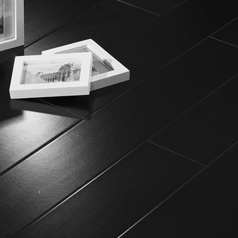 Modern Laminate Floor Wood Fade Resistant Click-Lock Laminate Plank Flooring Clearhalo 'Flooring 'Home Improvement' 'home_improvement' 'home_improvement_laminate_flooring' 'Laminate Flooring' 'laminate_flooring' Walls and Ceiling' 1200x1200_fe9eaa83-5189-4551-93ec-cf355f0d9ef3
