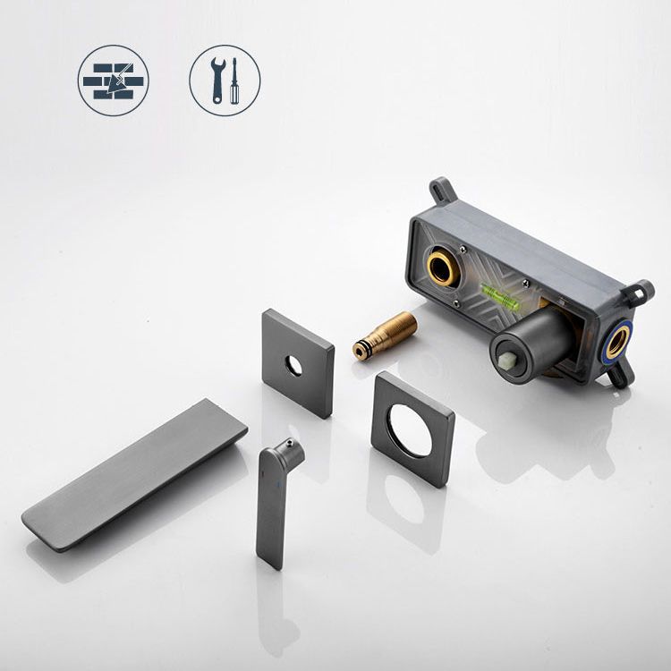 Traditional Wall Mounted Metal Tub Filler Low Arc Tub Faucet Trim Clearhalo 'Bathroom Remodel & Bathroom Fixtures' 'Bathtub Faucets' 'bathtub_faucets' 'Home Improvement' 'home_improvement' 'home_improvement_bathtub_faucets' 1200x1200_ff25b0ad-aaf7-40ef-8653-3a6a41d00cfb