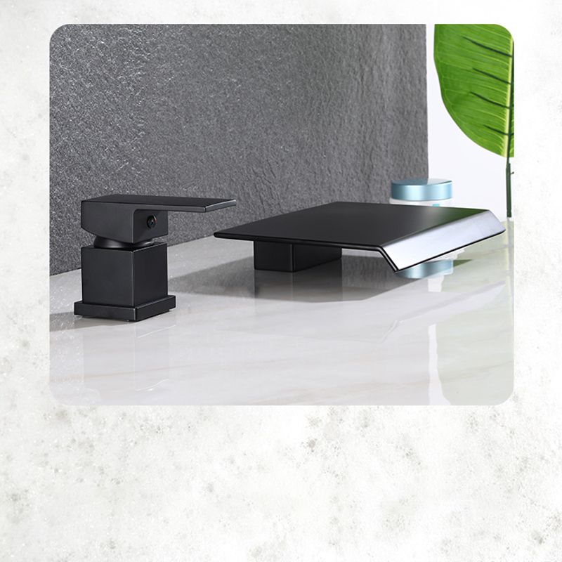 Modern Deck Mounted Metal Tub Filler Low Arc Faucet in Black/Gold Clearhalo 'Bathroom Remodel & Bathroom Fixtures' 'Bathtub Faucets' 'bathtub_faucets' 'Home Improvement' 'home_improvement' 'home_improvement_bathtub_faucets' 1200x1200_ffdd4292-14c8-4749-87e6-83e9d603e646