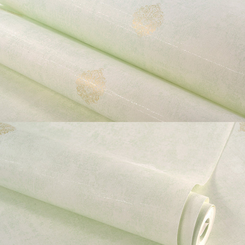Non-Woven Wallpaper Roll Damask Floral 3D Embossed Wall Covering for Living Room Light Green Clearhalo 'Vintage wall decor' 'Vintage' 'Wallpaper' Wall Decor' 1203000