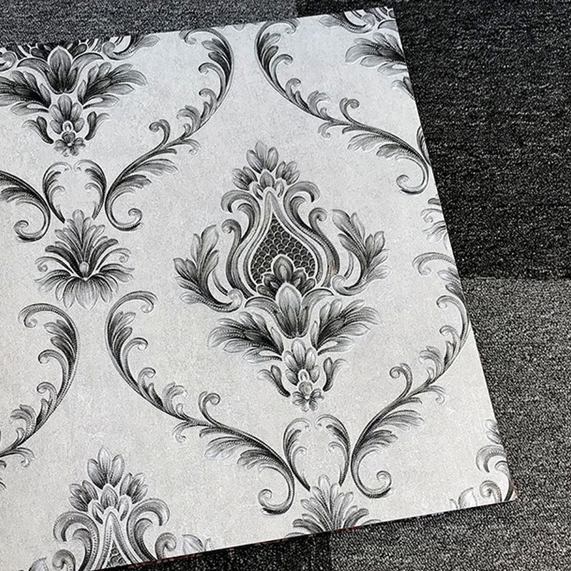 European Medallion Wallpaper Roll Pastel Color Flower Wall Covering for Living Room Gray-Black Clearhalo 'Vintage wall decor' 'Vintage' 'Wallpaper' Wall Decor' 1212283
